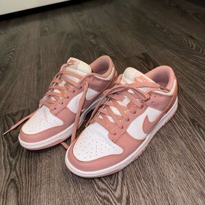 8.5 WMNS Nike Dunk Low